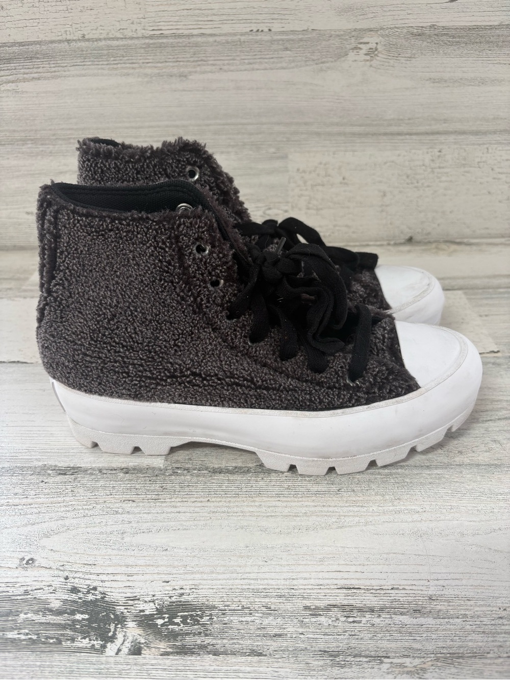 Converse CTAS Women’s Size 6 Lugged Platform Sherpa High Top Sneakers Lace Up
